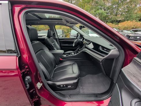 Used 2023 Jeep Grand Cherokee 4WD 4xe image 16