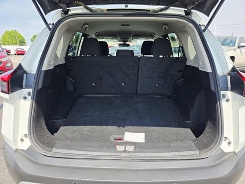 Used 2023 Nissan Rogue S FWD image 10