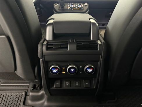 Used 2022 Land Rover Defender 110 X-Dynamic SE image 24