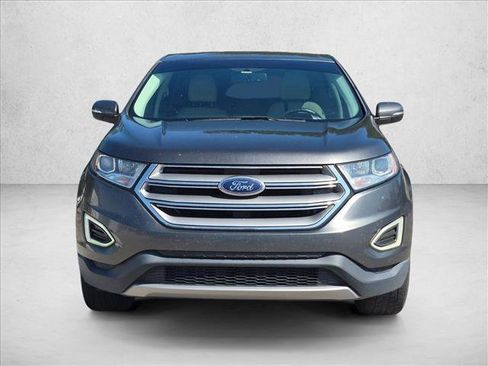 Used 2018 Ford Edge Titanium FWD image 2