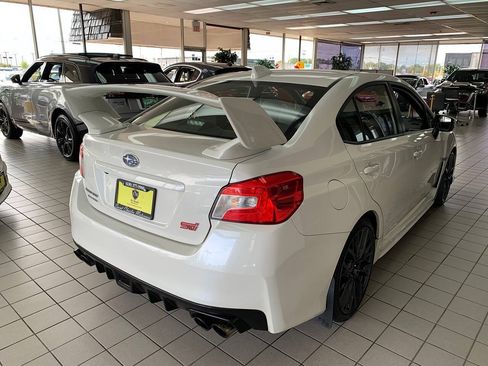 Used 2019 Subaru WRX STI AWD/4WD image 9
