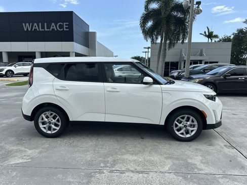 New 2025 Kia Soul LX w/ LX Technology Package image 5