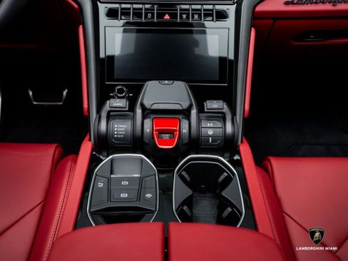 Used 2024 Lamborghini Urus S image 35