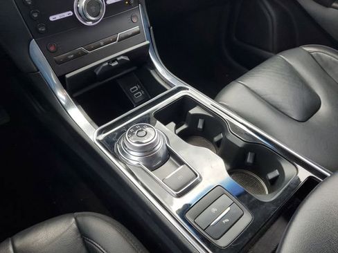 Used 2020 Ford Edge Titanium AWD/4WD image 29