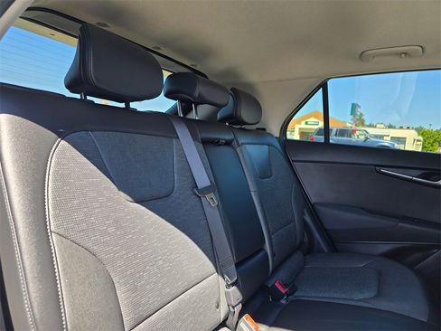 Used 2023 Kia Niro Wave image 12