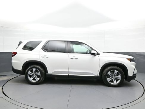 Certified 2023 Honda Pilot EX-L image 5