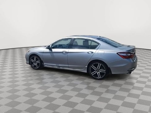Used 2016 Honda Accord Touring image 6