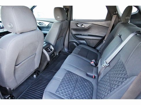 Used 2020 Chevrolet Blazer LT image 11