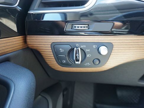 Used 2017 Audi Q7 3.0T Prestige image 4