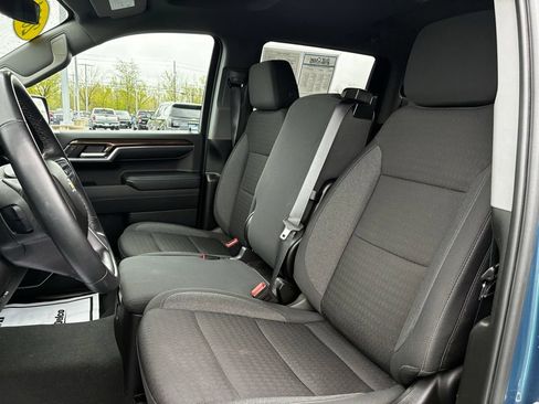 Used 2024 Chevrolet Silverado 1500 LT AWD/4WD image 19