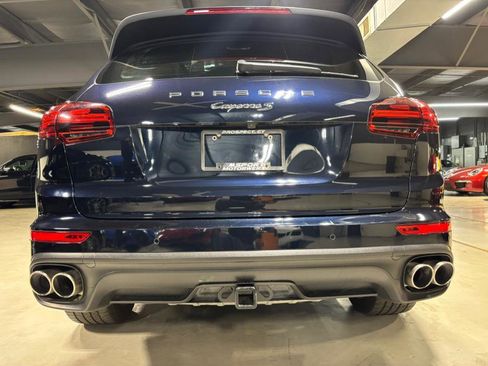 Used 2017 Porsche Cayenne S image 6