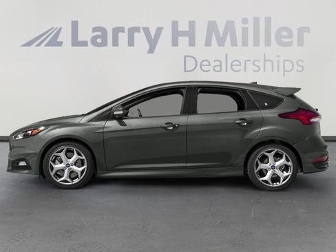 Used 2015 Ford Focus ST w/ Equipment Group 402A image 3