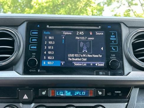 Used 2016 Toyota Tacoma TRD Off-Road w/ Premium & Technology Package AWD/4WD image 57