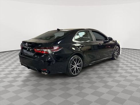 Used 2023 Toyota Camry SE w/ Cold Weather Package FWD image 3