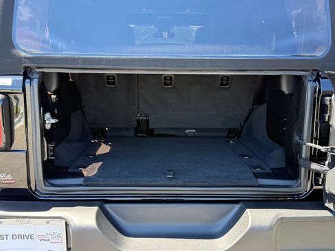 Used 2024 Jeep Wrangler Unlimited Sport AWD/4WD image 30