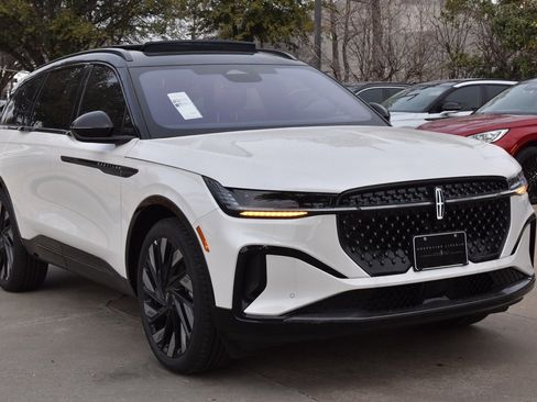 New 2026 Lincoln Nautilus Reserve w/ Jet Appearance Package image 3