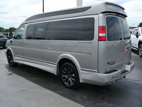 New 2023 Chevrolet Express 2500 Extended RWD image 7