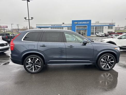 Used 2022 Volvo XC90 T6 Momentum w/ Advanced Package image 5
