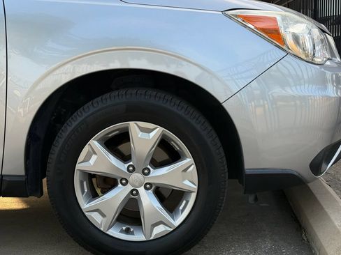 Used 2014 Subaru Forester 2.5i Premium AWD/4WD image 4
