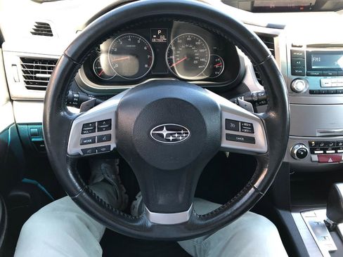 Used 2013 Subaru Outback 2.5i Premium AWD/4WD image 13