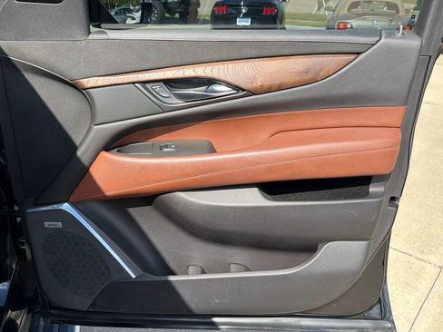 Used 2016 Cadillac Escalade Premium AWD/4WD image 75