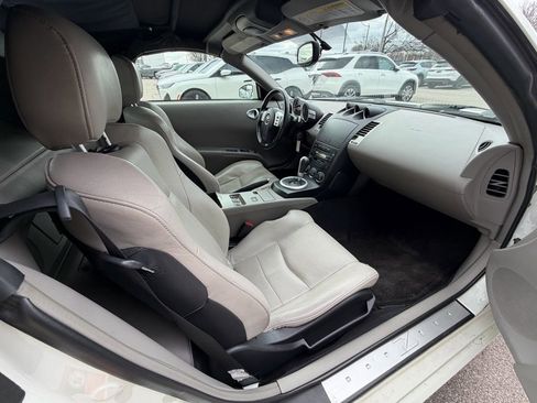 Used 2004 Nissan 350Z Touring image 12