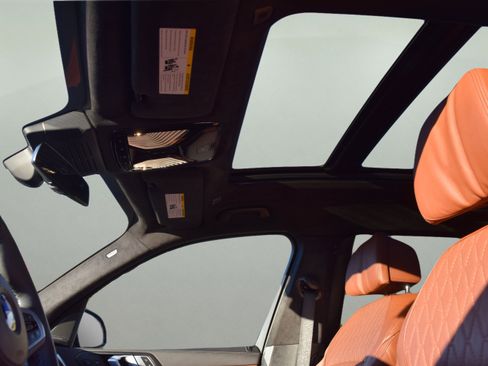 Used 2025 BMW X7 M60i w/ Executive Package image 12