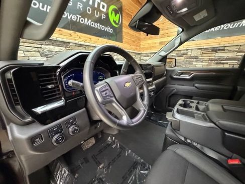 Used 2023 Chevrolet Silverado 1500 LT AWD/4WD image 12