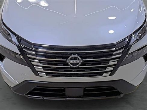 Used 2026 Nissan Rogue SV AWD/4WD image 16