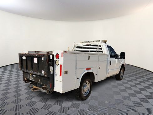 Used 2013 Ford F250 XL RWD image 4