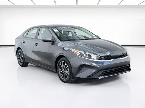 Used 2023 Kia Forte LXS FWD image 3