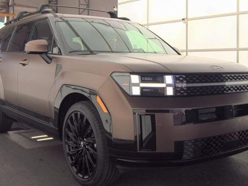 Used 2025 Hyundai Santa Fe Calligraphy image 2