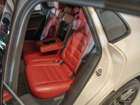 Certified 2023 Porsche Macan Turbo AWD/4WD image 18