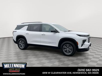 Used 2025 Chevrolet Traverse LT