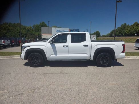 Used 2022 Toyota Tundra SR w/ SR Tow Package RWD image 2