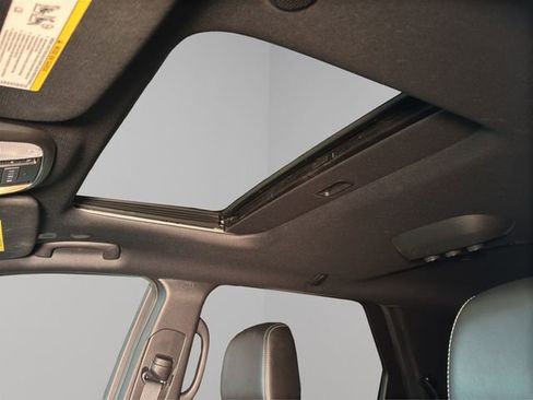 Used 2021 Dodge Durango SRT w/ Technology Group image 27