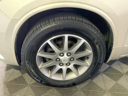 Used 2014 Buick Enclave Leather FWD image 9