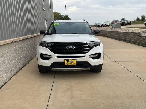 Used 2023 Ford Explorer XLT w/ Equipment Group 202A image 4
