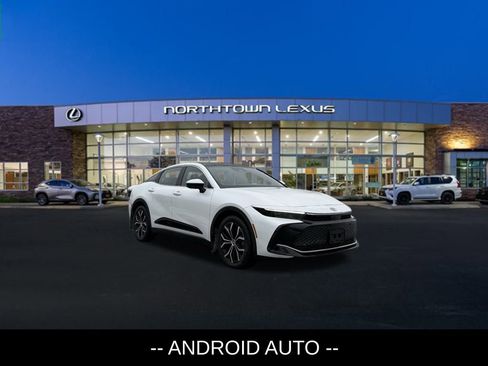 Used 2023 Toyota Crown Limited image 3