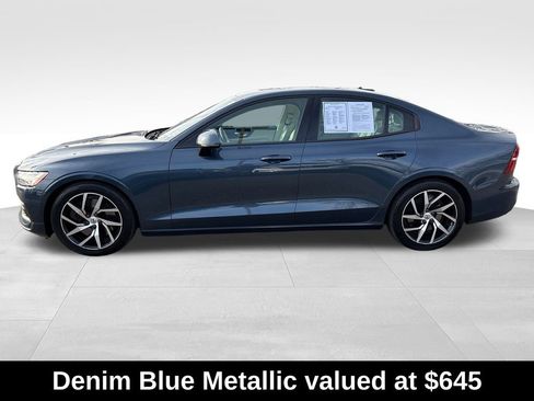 Used 2019 Volvo S60 T6 Momentum w/ Premium Package image 5
