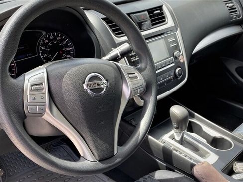 Used 2016 Nissan Altima 2.5 S w/ Power Driver Seat Package FWD image 9