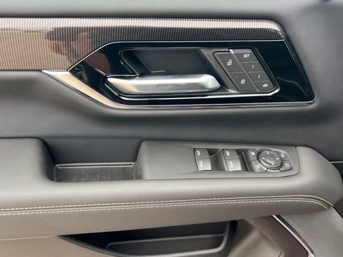 New 2026 GMC Yukon XL Elevation w/ Elevation Premium Package AWD/4WD image 8