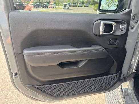 Used 2022 Jeep Wrangler Unlimited Sahara w/ Cold Weather Group image 9