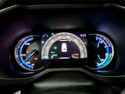 Certified 2024 Toyota RAV4 SE image 18