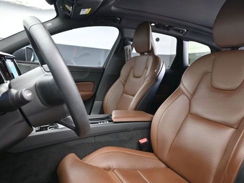 Used 2023 Volvo XC60 B5 Ultimate w/ Protection Package Premier AWD/4WD image 10