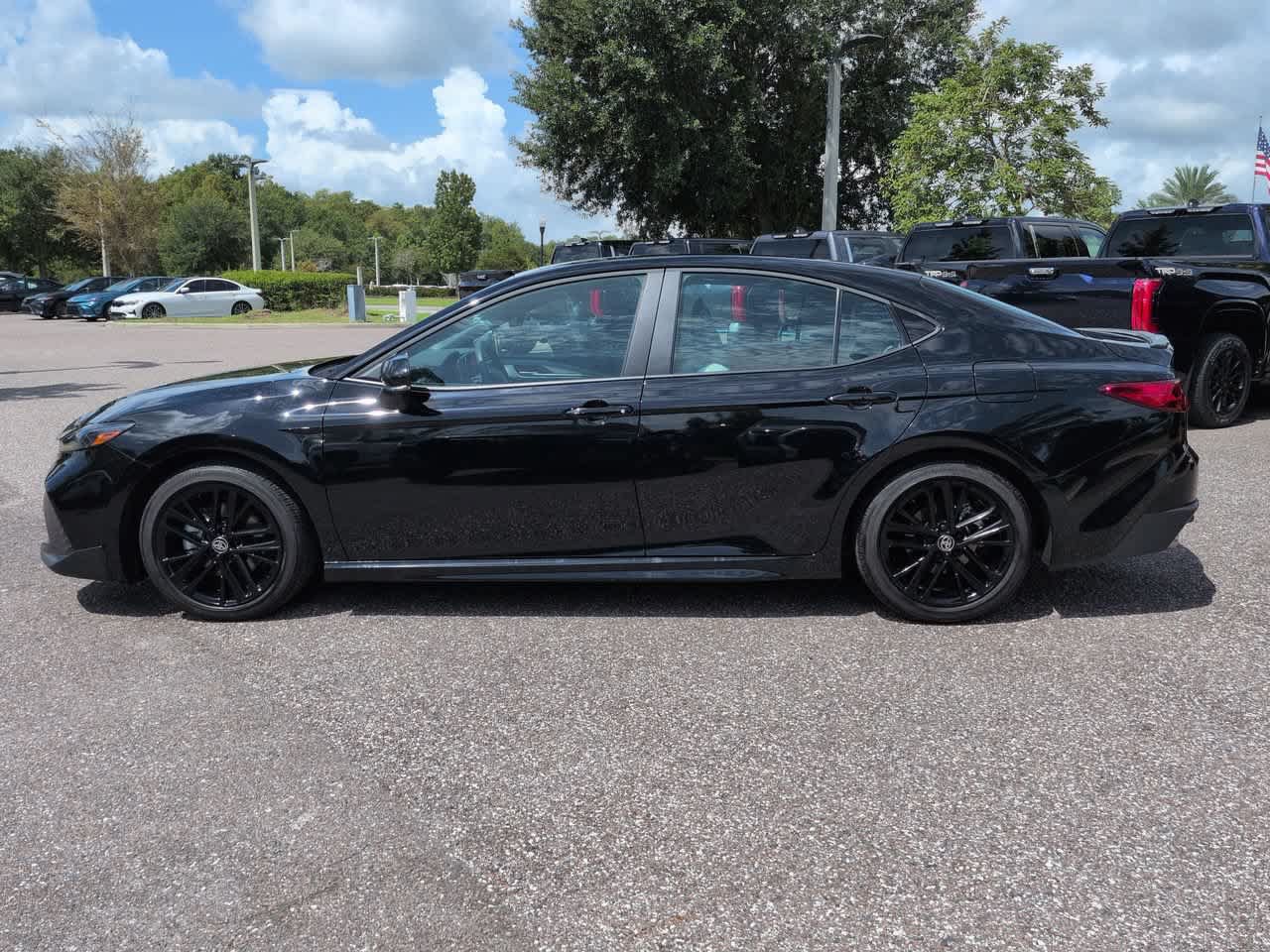 Used 2026 Toyota Camry SE w/ Convenience Package FWD image 3