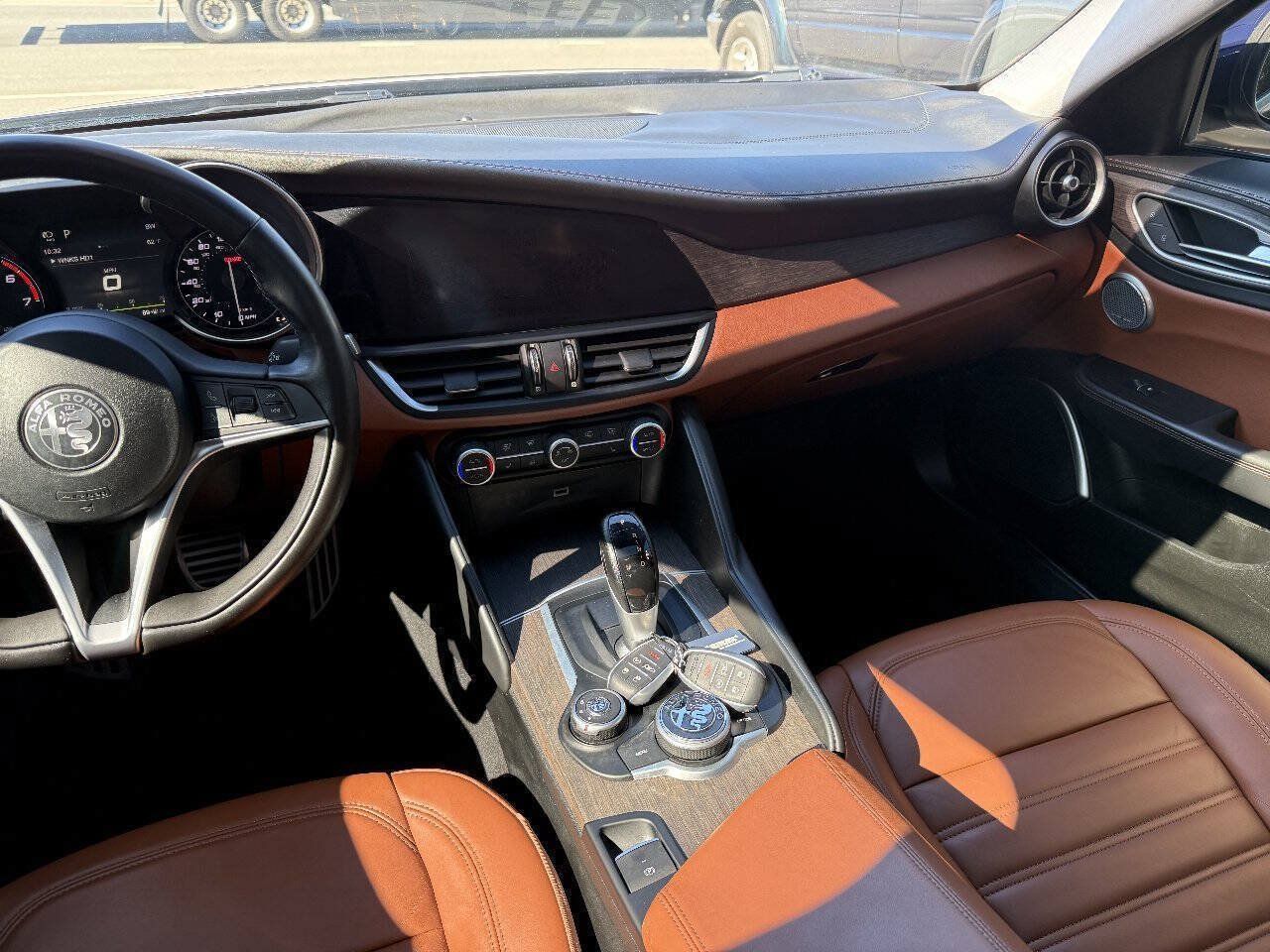 Used 2018 Alfa Romeo Giulia Ti w/ Quick Order Package 22Z Lusso RWD image 19