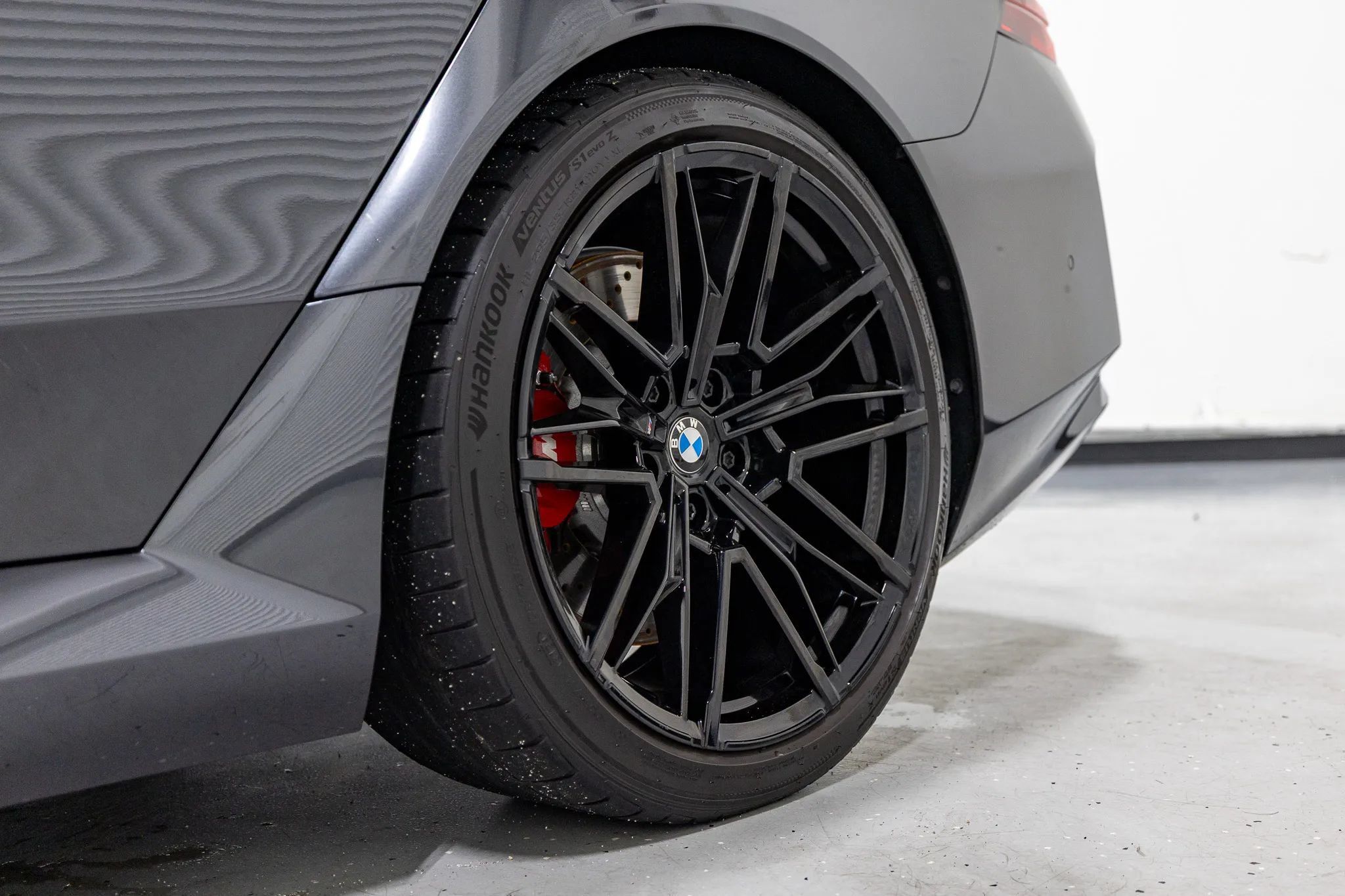 Used 2025 BMW M5 w/ Carbon Package AWD/4WD image 12