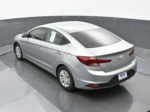 Used 2020 Hyundai Elantra SE image 32