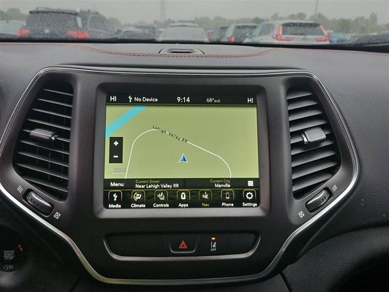 Used 2022 Jeep Cherokee Trailhawk w/ Sun, Sound & Nav Group AWD/4WD image 6